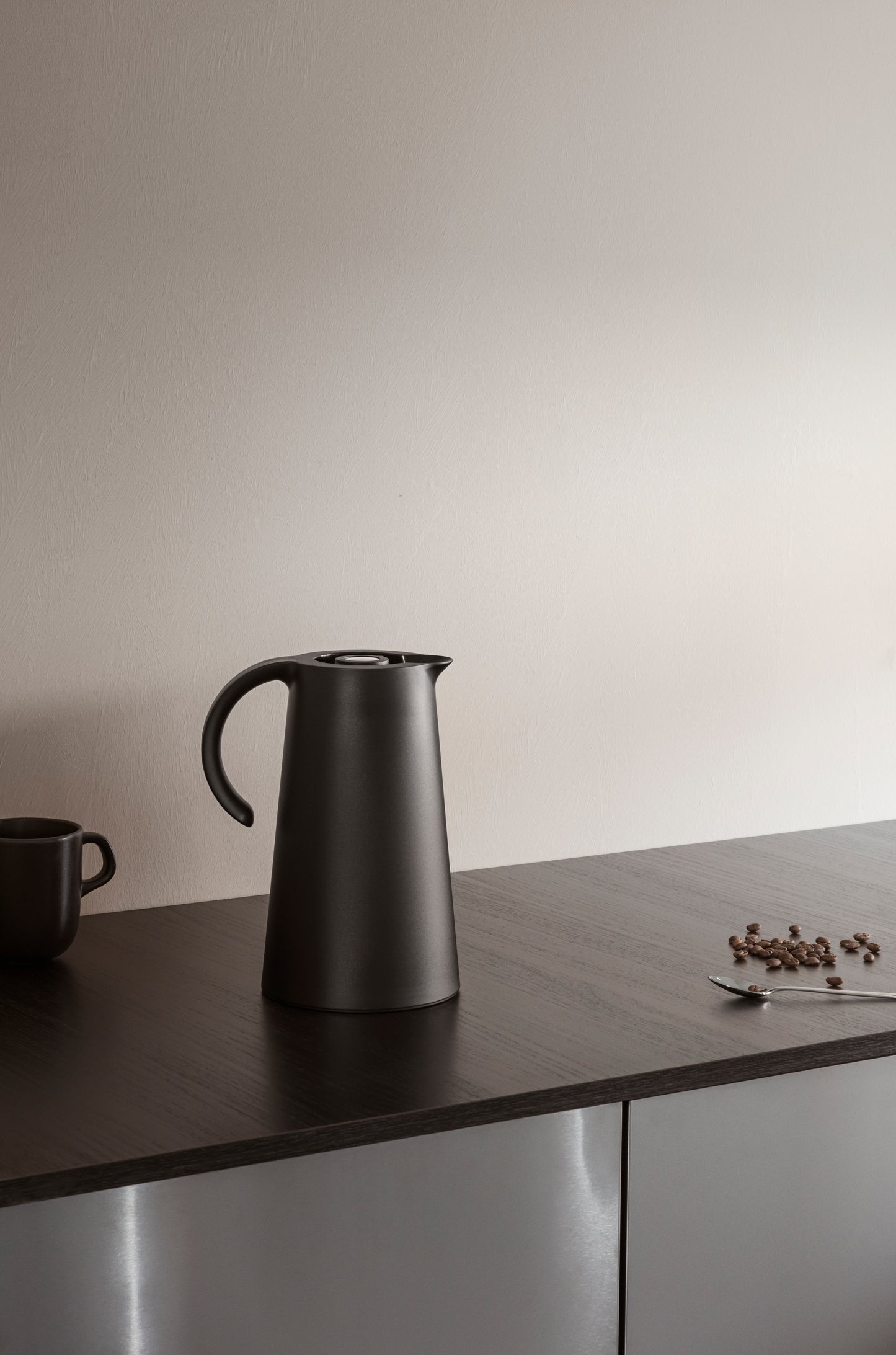 EVA SOLO RISE VACUUM JUG PUSH BUTTON 1 L BLACK MATT