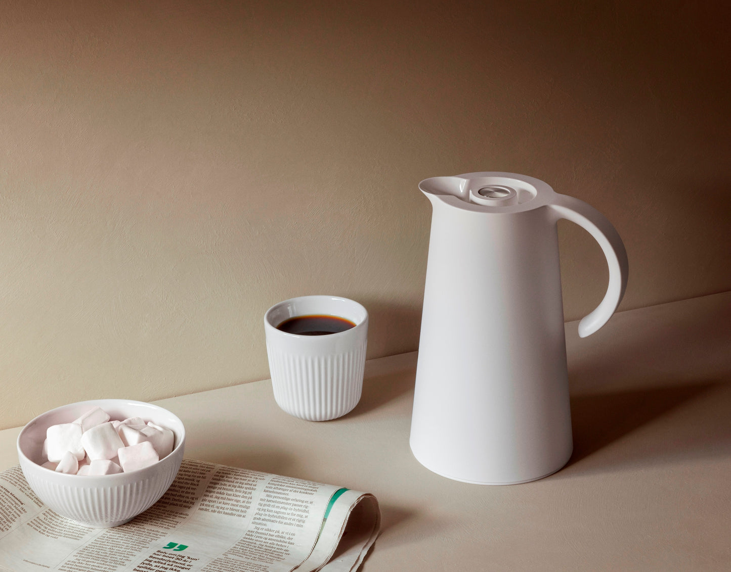 EVA SOLO RISE VACCUM JUG 1 L PUSH BUTTON WHITE MATT